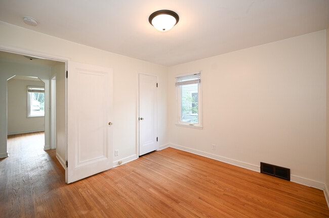 Building Photo - 1221 8th Ave NW