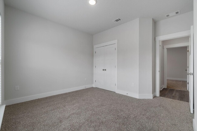 Building Photo - 6616 Forest Bay Ave
