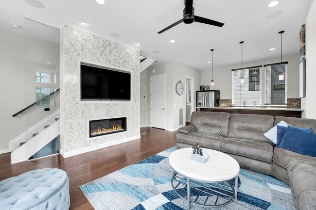 Building Photo - Beautiful Furnished 1 bedroom unit in Fair...