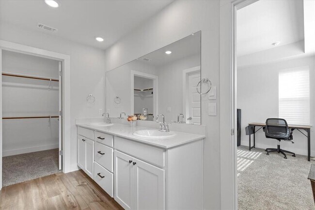 Building Photo - 7103 Terrazzo Cottage Ln