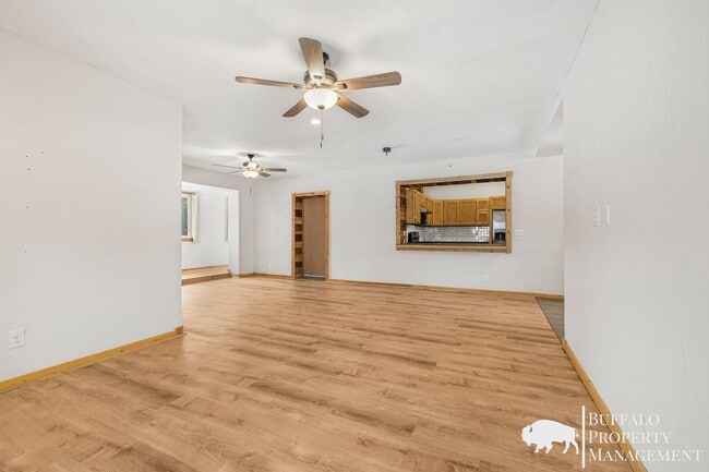 Building Photo - Charming Parker Home for Rent – Rustic Character Meets Modern Comfort!