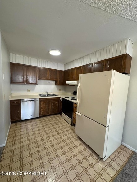 Building Photo - 5760 College Dr