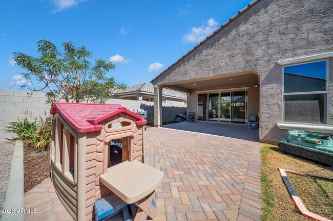 Building Photo - 17605 W Medlock Dr