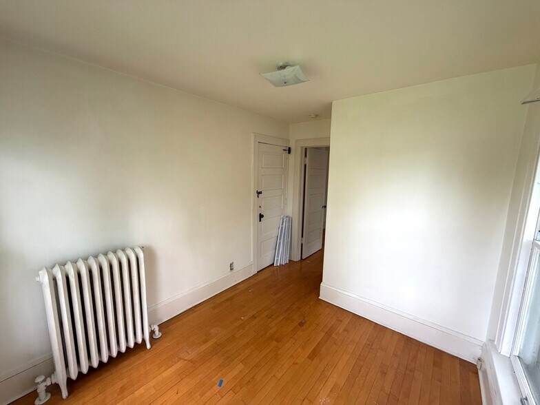 Building Photo - 2531 Polk St NE