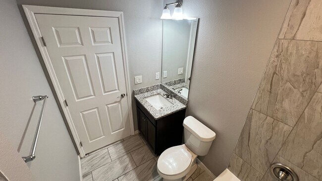 Building Photo - BEAUTIFUL 3 Bedroom, 2 Bathroom Home in Palm Bay!!