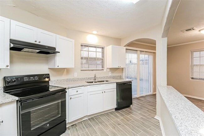 Building Photo - 3025 SW 61st St
