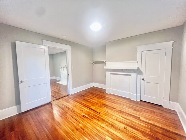 Building Photo - Cute 3 Bed 1 Bath in Highpoint!