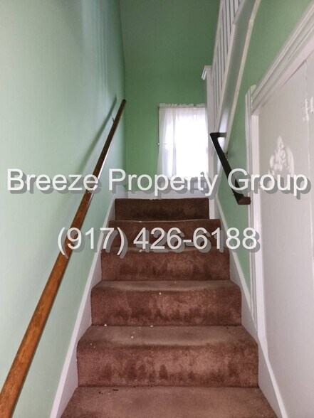 Building Photo - 1508 Albert St