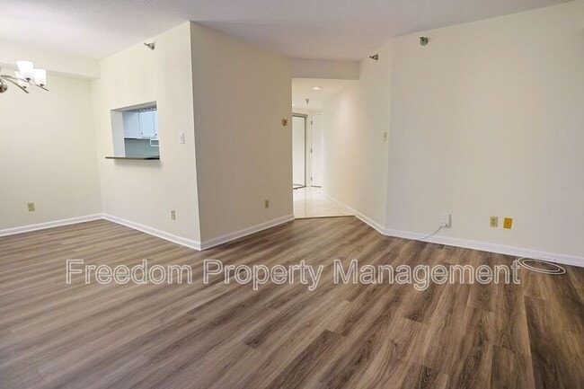 Building Photo - 2400 Clarendon Blvd