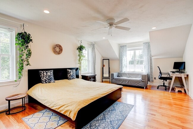 Building Photo - 3 Hawthorne St