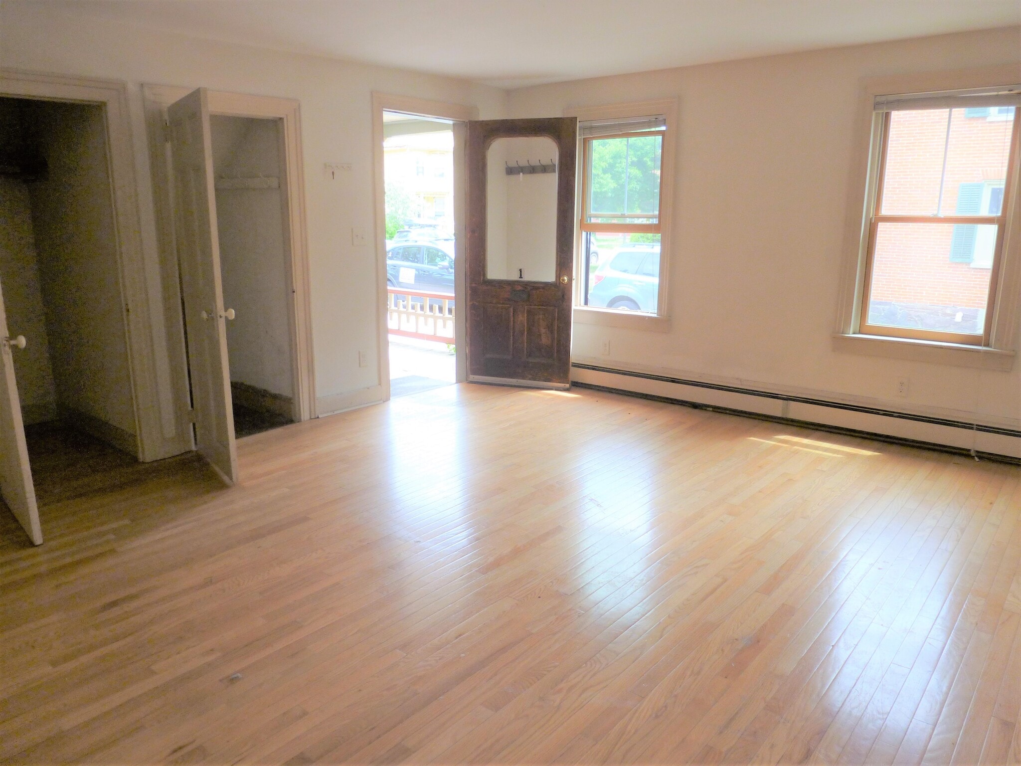 Building Photo - 97 N Winooski Ave