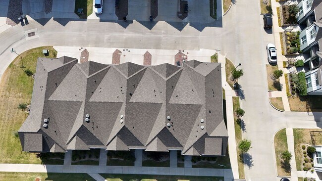 Building Photo - 1652 Jessica Dr
