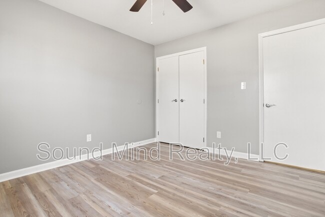 Building Photo - 111 Fox Den Ct