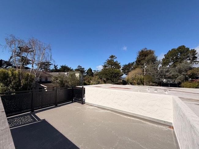 Building Photo - Mid-Century Modern Coastal Retreat – Walk to Beach & Bike to Aptos Village | 4+ Bed / 2 Bath