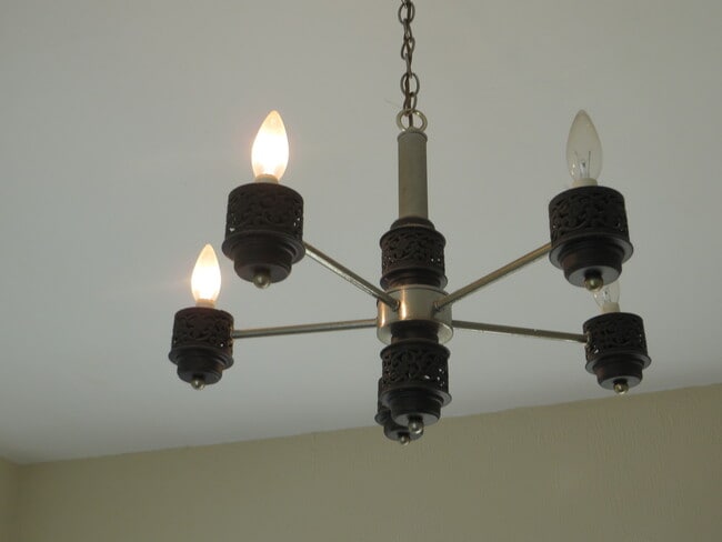 Building Photo - 5 Bedroom Home in the very core of Downtown (West Central, Downtown)