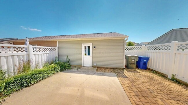 Building Photo - 5597 Lantos Rd