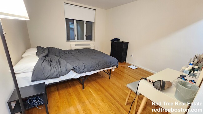 Apt #402 1bed available 4/1 - 29 Vernon St