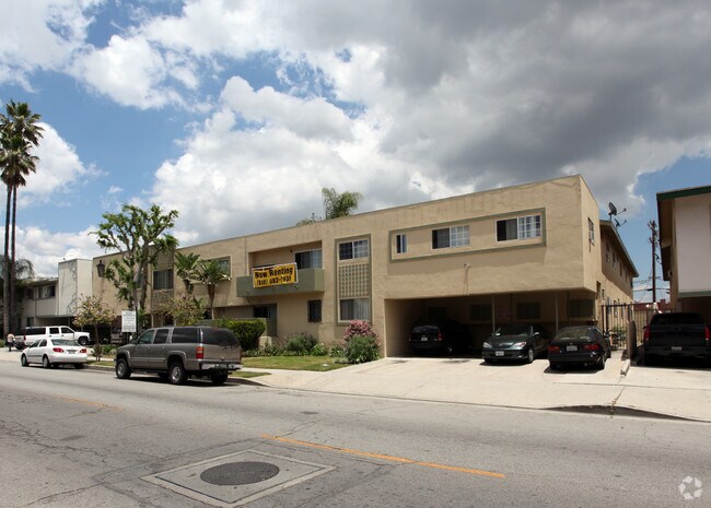 Building Photo - 8230 Owensmouth Ave