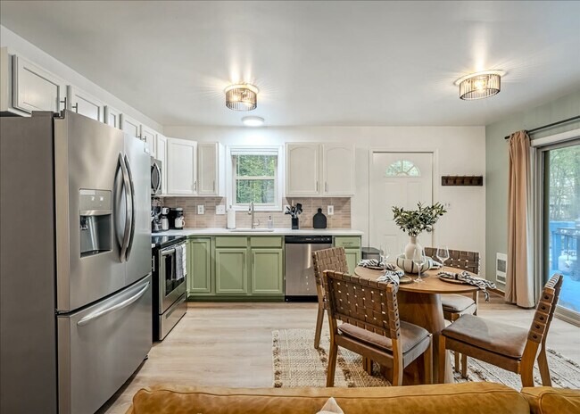 Building Photo - 109 Rising Sun Ct