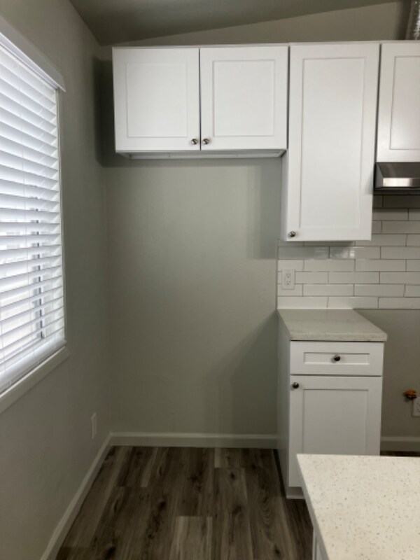 Building Photo - 730 S Eastern Ave