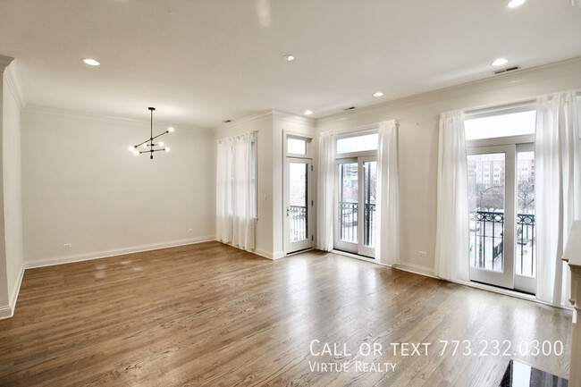 Building Photo - Fulton Market Condo-Quality 3 bedroom 2 ba...