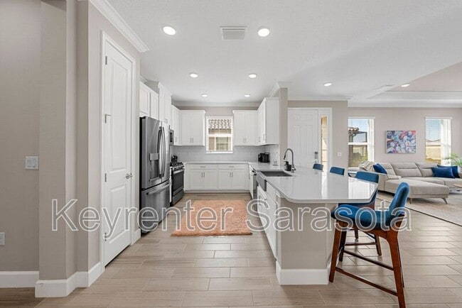 Building Photo - 16207 San Donato Pl