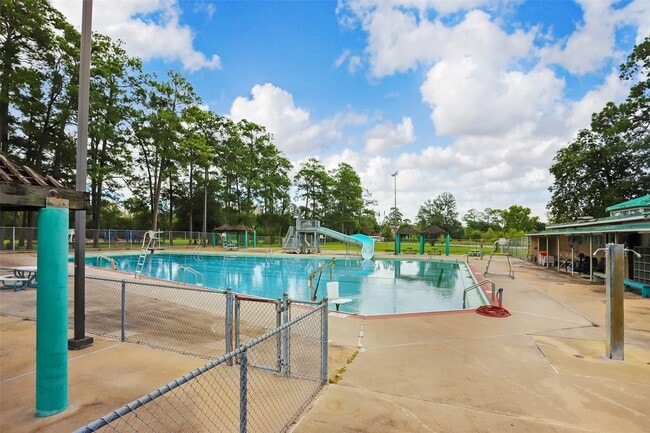 Building Photo - 902 Roy St