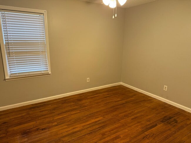 Building Photo - 3 Bed 2 Bath Home in Lee County for Rent