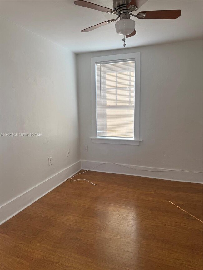 Building Photo - 2811 SW 4th St