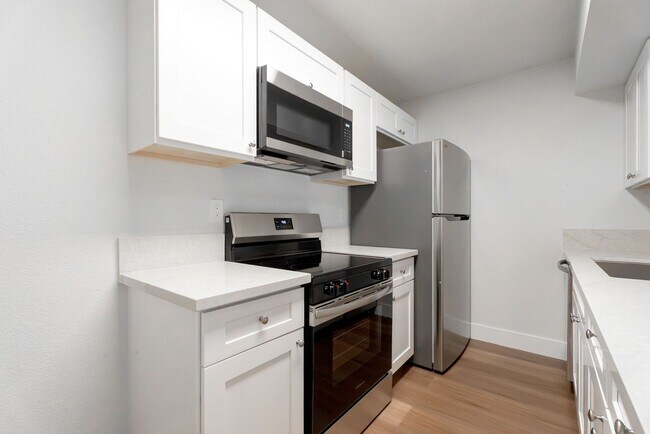 Building Photo - 5158 S Jones Blvd
