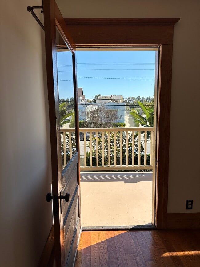 view from balcony door - 847 E Kensington Rd