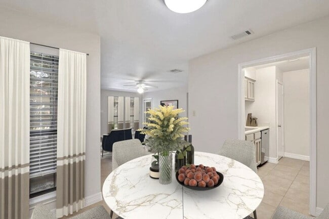 Building Photo - "Spacious 2-Bed, 2-Bath Condo Retreat in Prime San Marcos Location – 1036 Sq. Ft. of Comfort!"