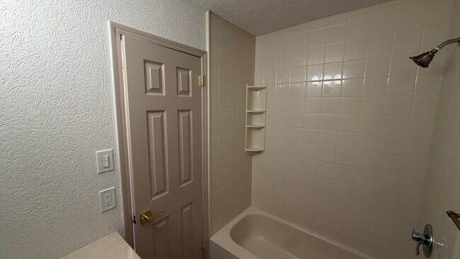 Building Photo - 9168 Ellie Dr