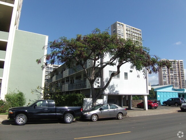 Building Photo - 516 Kamoku St