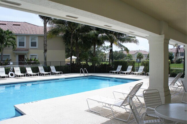 Building Photo - 1056 Pinewood Lake Ct