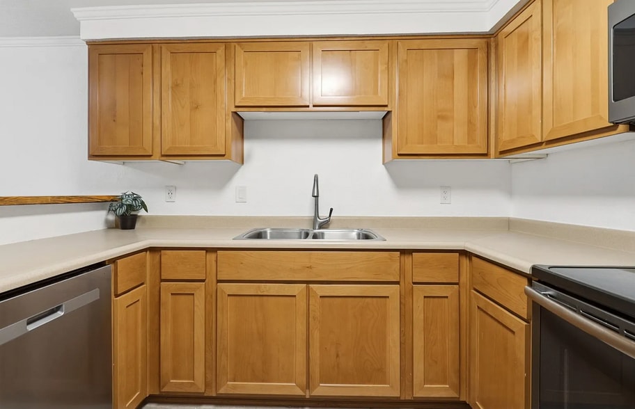 Building Photo - 510 SE 157th Ave