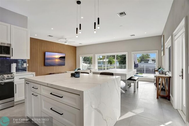Building Photo - 1304 Mandarin Isle