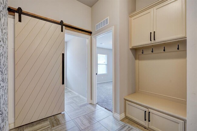 Building Photo - 12490 Native Hill Dr