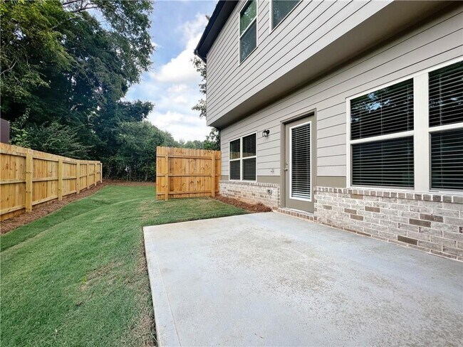 Building Photo - 500 Rockfern Ct