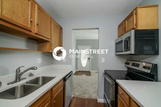 Building Photo - 3 Bedroom Pet-Friendly Home in SHEPHERDSVILLE, KY with Main Street Renewal