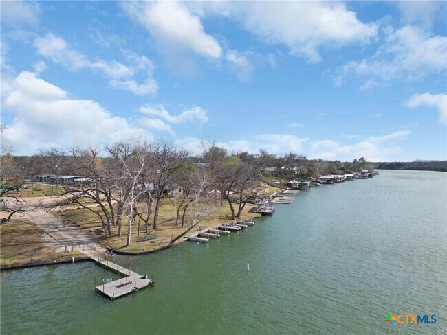 Building Photo - 223 Timberline Dr