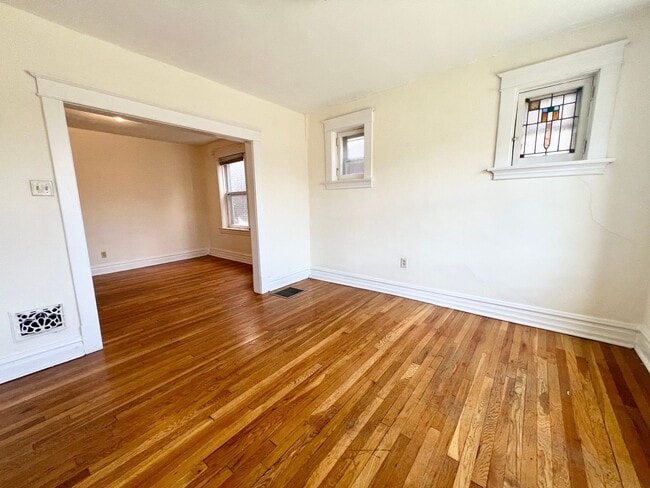 Building Photo - 911 St Rita Ave