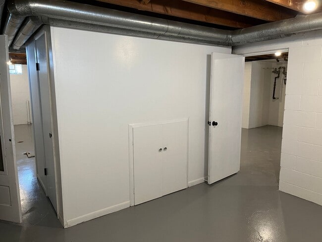 Building Photo - **BEAUTIFULLY REMODELED 3-BEDROOM/1.5 BATH HOUSE IN NORTH COLUMBUS!!**