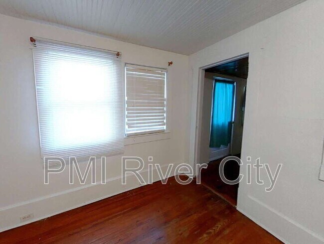 Building Photo - 453 Arlington Rd N