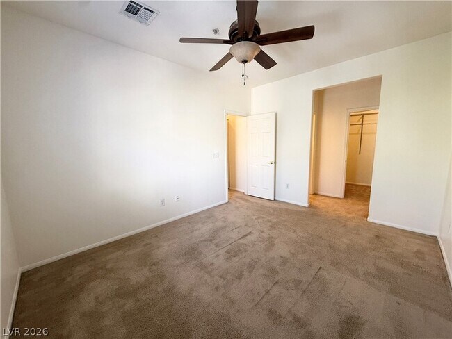 Building Photo - 3915 Legend Hills St