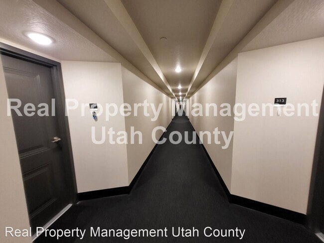 Building Photo - 2 br, 2 bath House - 2244 N. Canyon Rd. Ap...