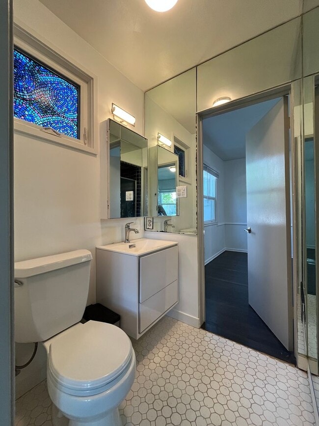 Building Photo - Sherman Oaks 3+2 w/bonus room + upgrades on cul-de-sac lot!