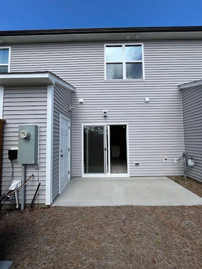 Building Photo - 8409 Paramount Point