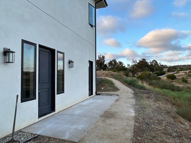 Building Photo - 16402 Rio Vista Rd