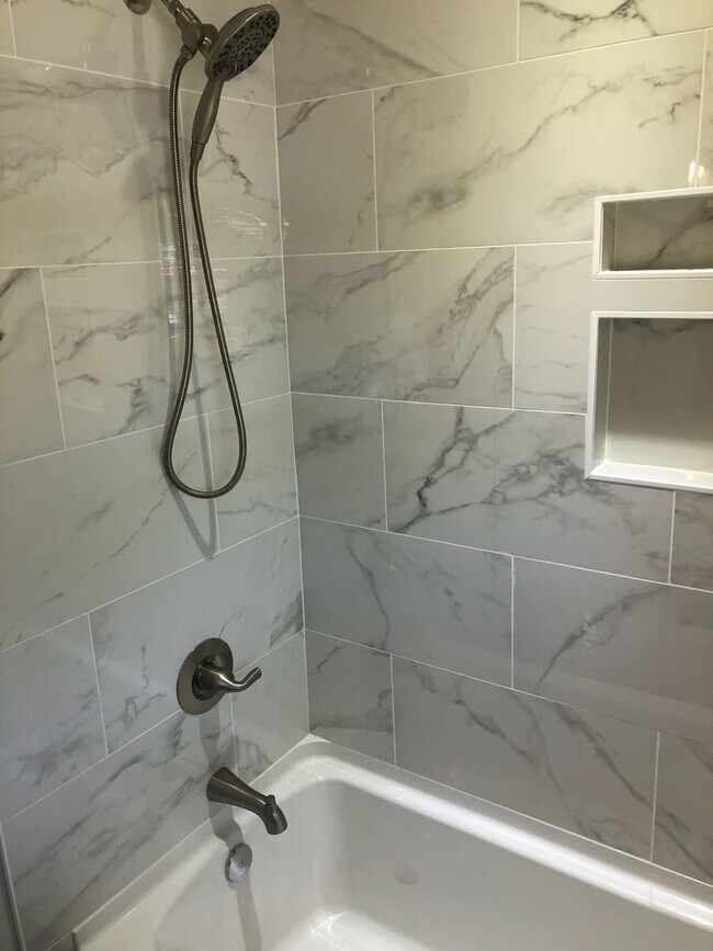 Building Photo - 4049 Norwood Dr